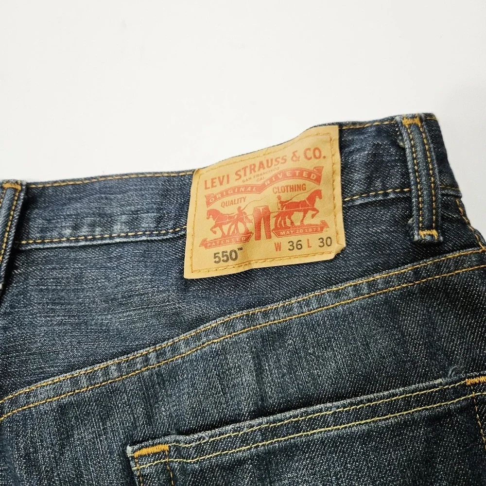 Levis 550 Regular Fit Men's Dark Wash Distressed Jeans Size 36x30‎